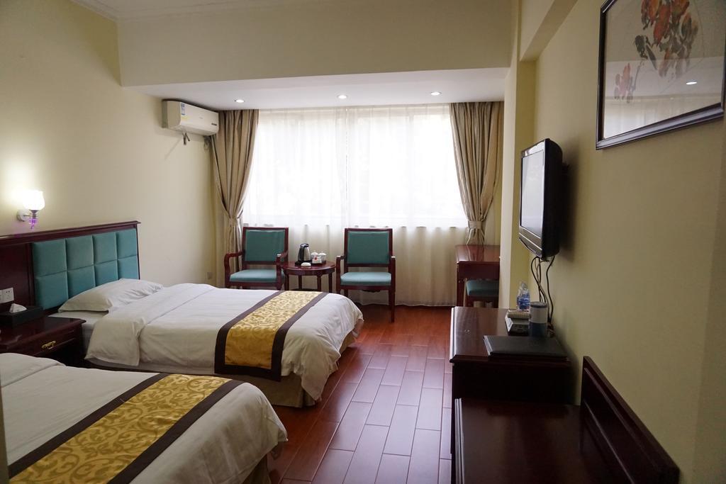 Guangdong Oversea Chinese Hotel 广州 客房 照片