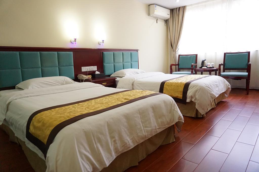 Guangdong Oversea Chinese Hotel 广州 客房 照片