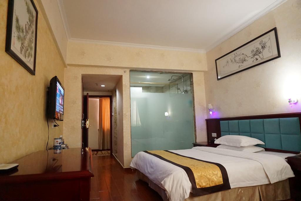 Guangdong Oversea Chinese Hotel 广州 客房 照片