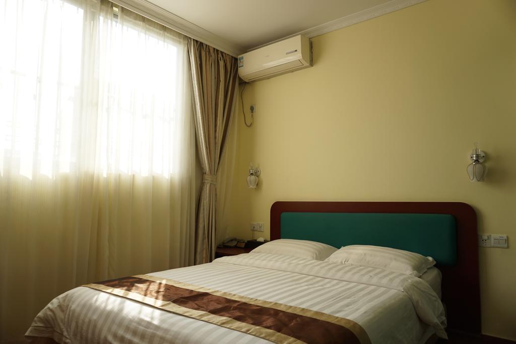 Guangdong Oversea Chinese Hotel 广州 客房 照片