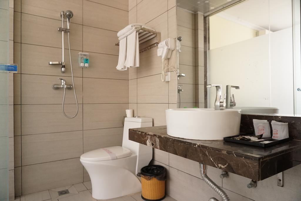 Guangdong Oversea Chinese Hotel 广州 客房 照片