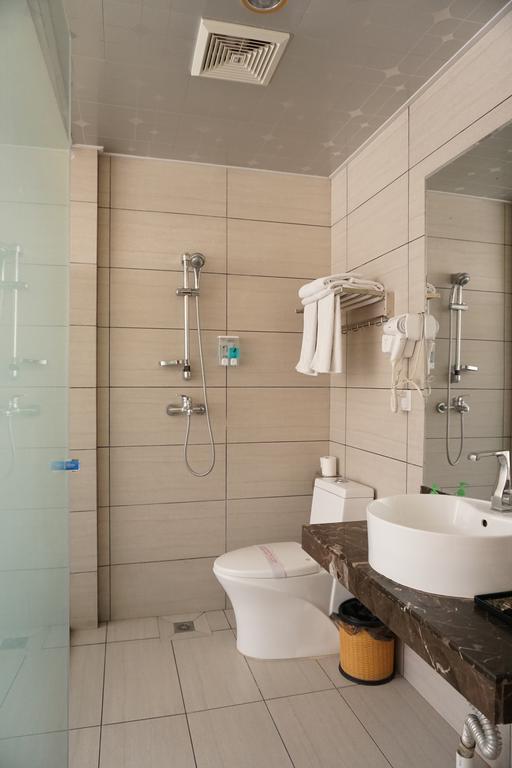 Guangdong Oversea Chinese Hotel 广州 客房 照片