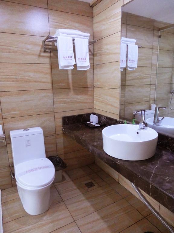Guangdong Oversea Chinese Hotel 广州 客房 照片